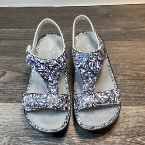 Alegria Black and White Floral Sandals size 39 (j105)